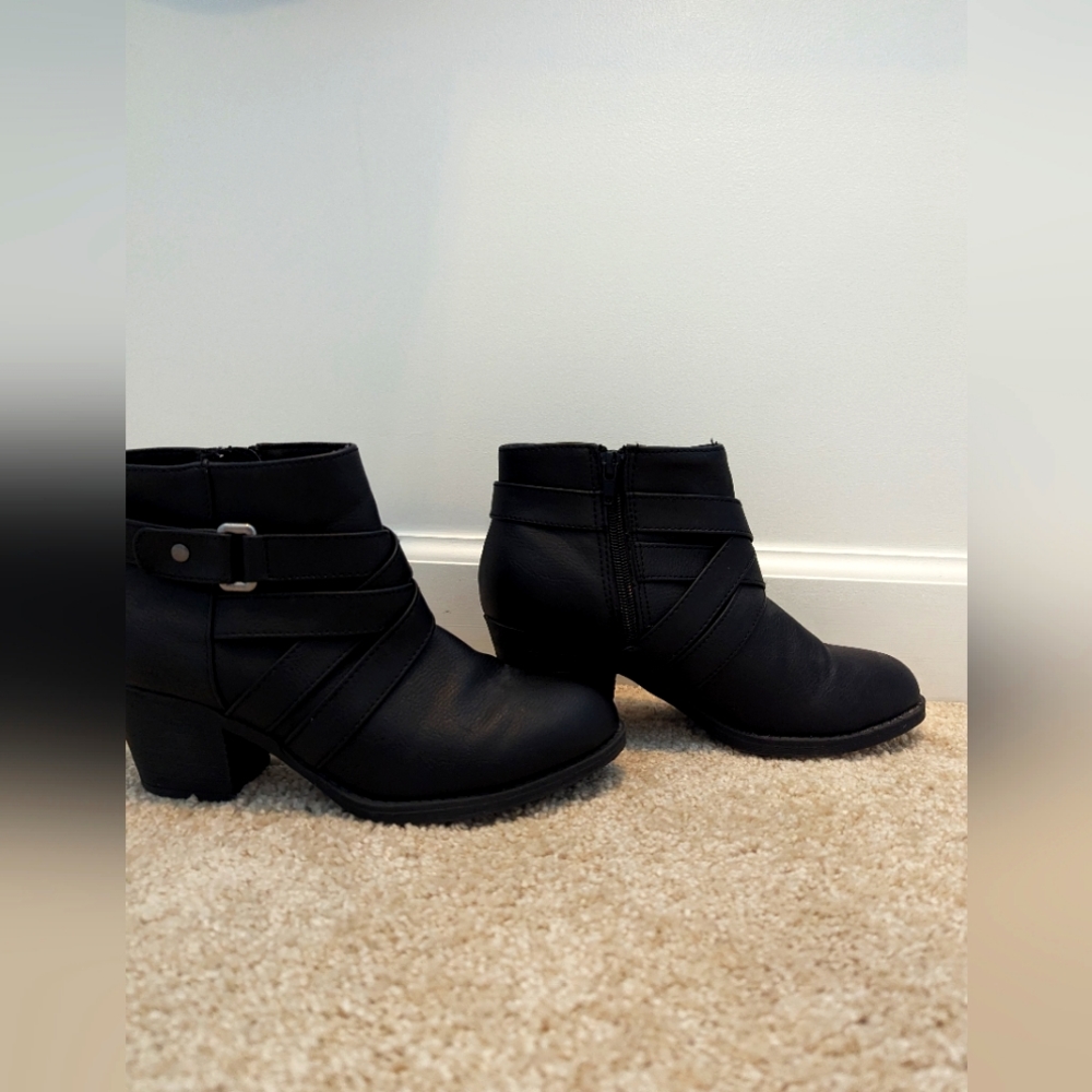 Black booties  price negotiable